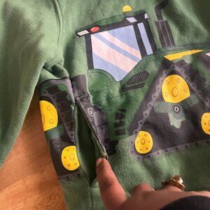 Adorable John Deere Toddler 4-5T Bundle (hoodie and long sleeve tee)